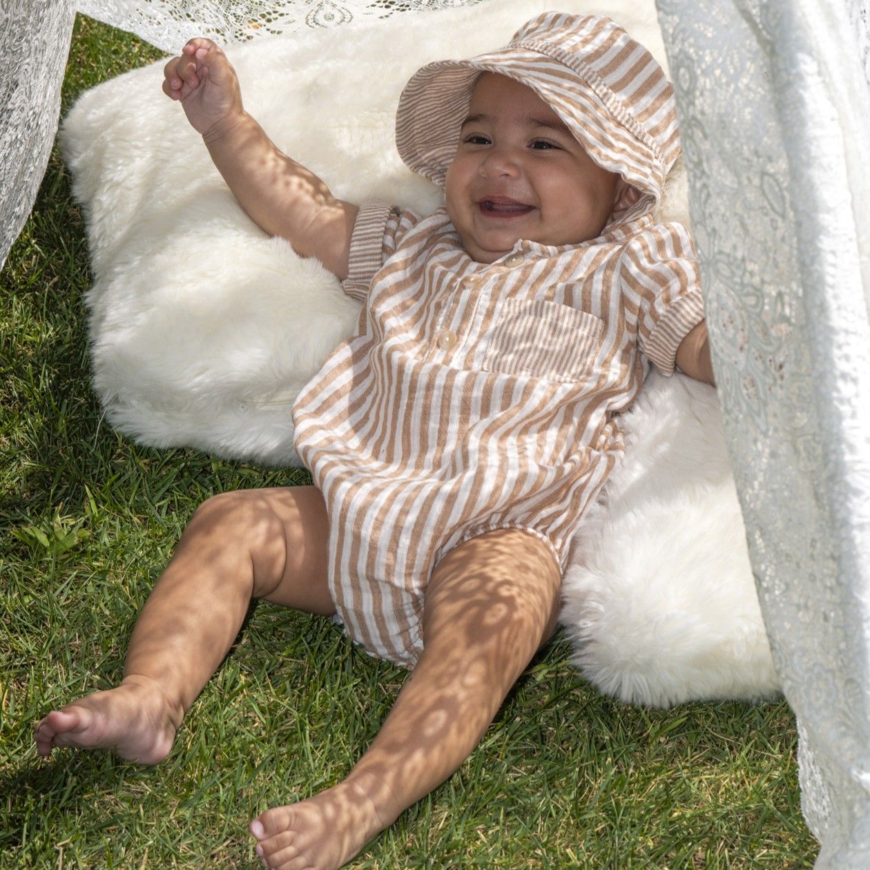 Chapeau bob bébé gaze de coton bio BB&CO rayé caramel