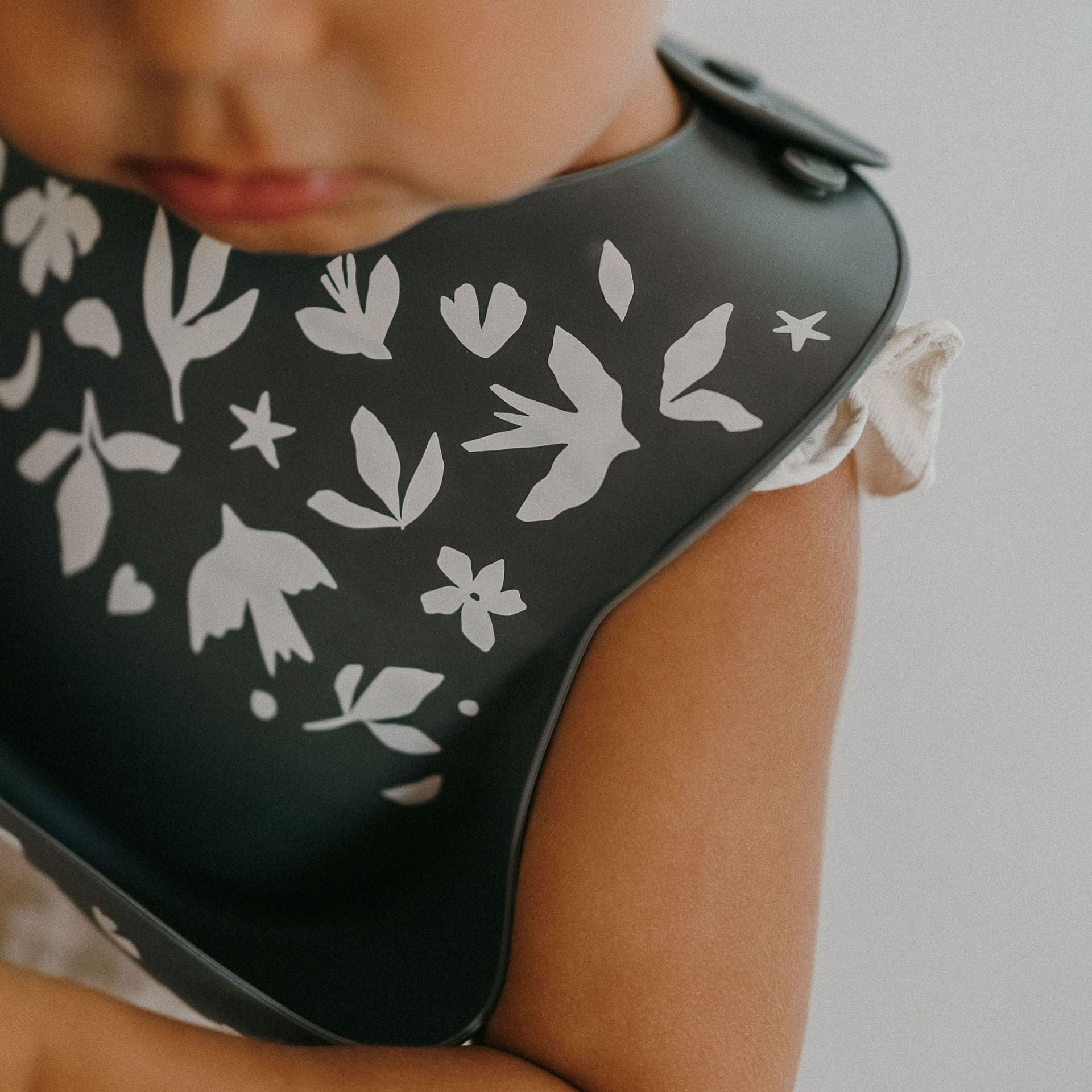 Bavoir en silicone pour bébé Zakuw Birdy vert sauge