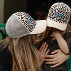 Casquette trucker visière courbée Hello Hossy Léopard 1