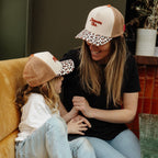 Casquette trucker visière courbée Hello Hossy Léopard 2