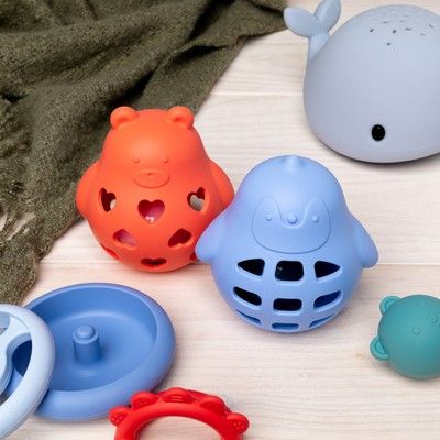 2 hochets en silicone sonore Little L ours et pinguin