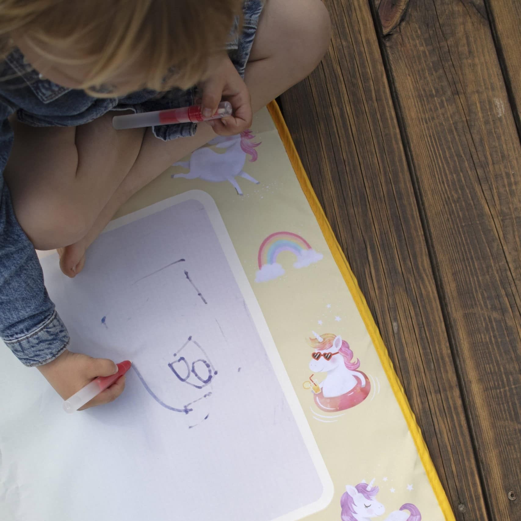 Tapis magique dessin à l'eau Filibabba Licorne jaune