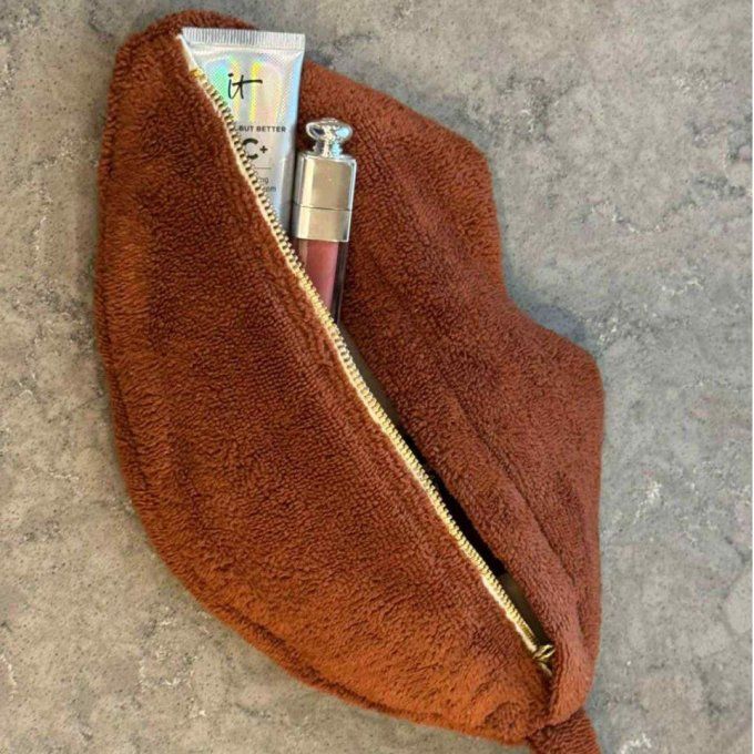 Trousse de toilette en éponge bouche Poule House toffee