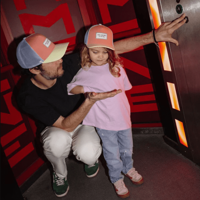 Casquette trucker visière courbée Hello Hossy Mini Neo