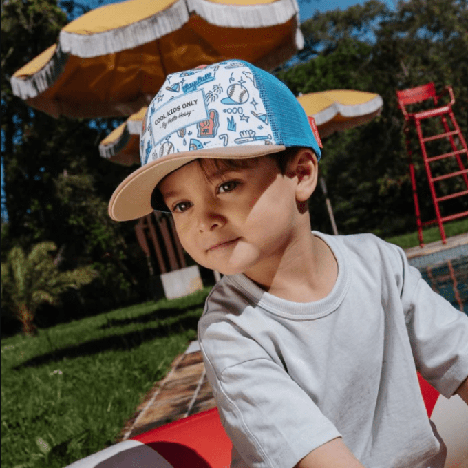 Casquette trucker visière courbée Hello Hossy Baseball