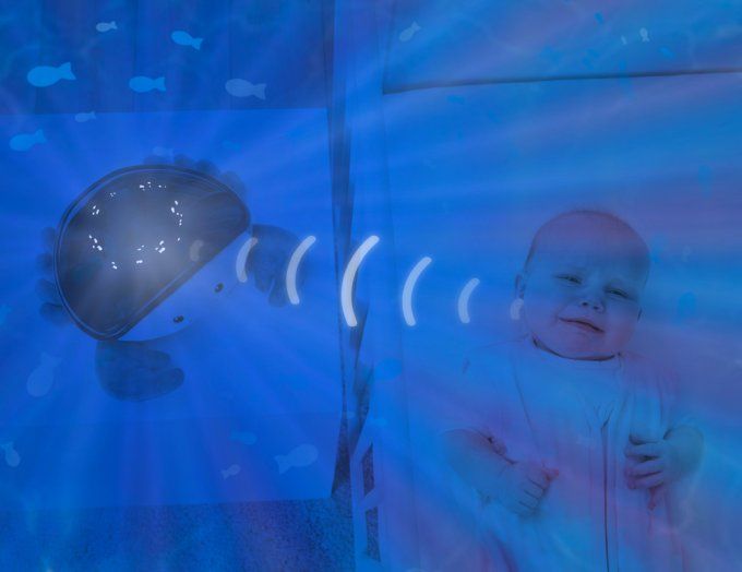 Peluche projecteur lumineux & sonore Zazu Cody le crabe