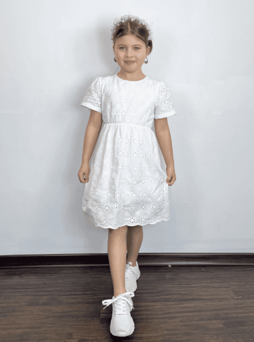 Robe fille en coton broderie anglaise florale blanche