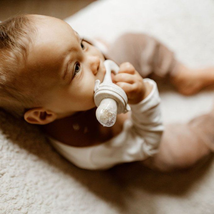 Tétine grignoteuse pour bébé Zakuw sable écru